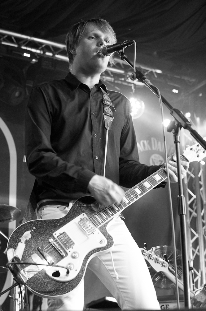 Dirty Fingernails @ Concorde 2, Brighton, Sussex, England. Sun, 28 Aug., 2011. 
(c) 2011 Auwyn.com All Rights Reserved